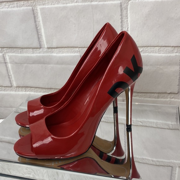 DKNY Red black and silver open toe heels NWT - Picture 4 of 12